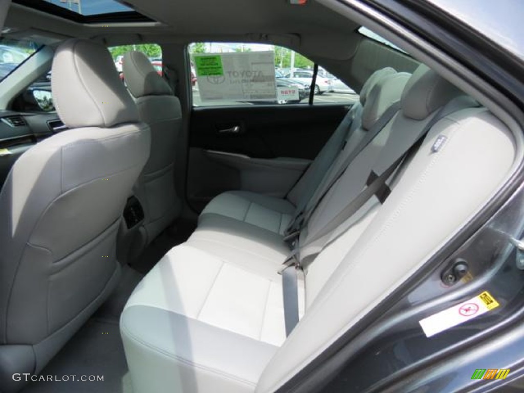 2013 Toyota Camry XLE Rear Seat Photo #80890231