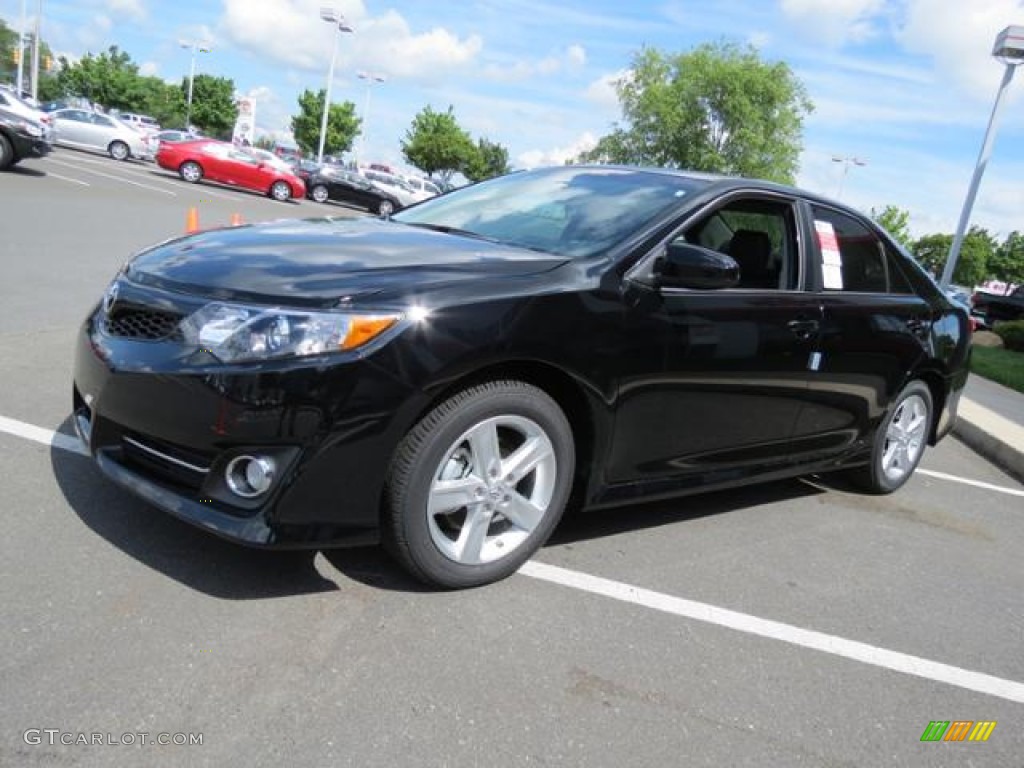 2013 Camry SE - Attitude Black Metallic / Black photo #3