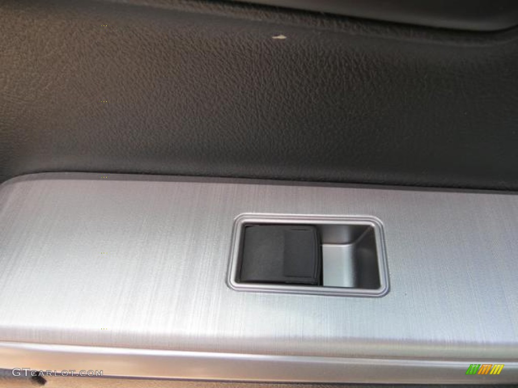 2013 Camry SE - Attitude Black Metallic / Black photo #7
