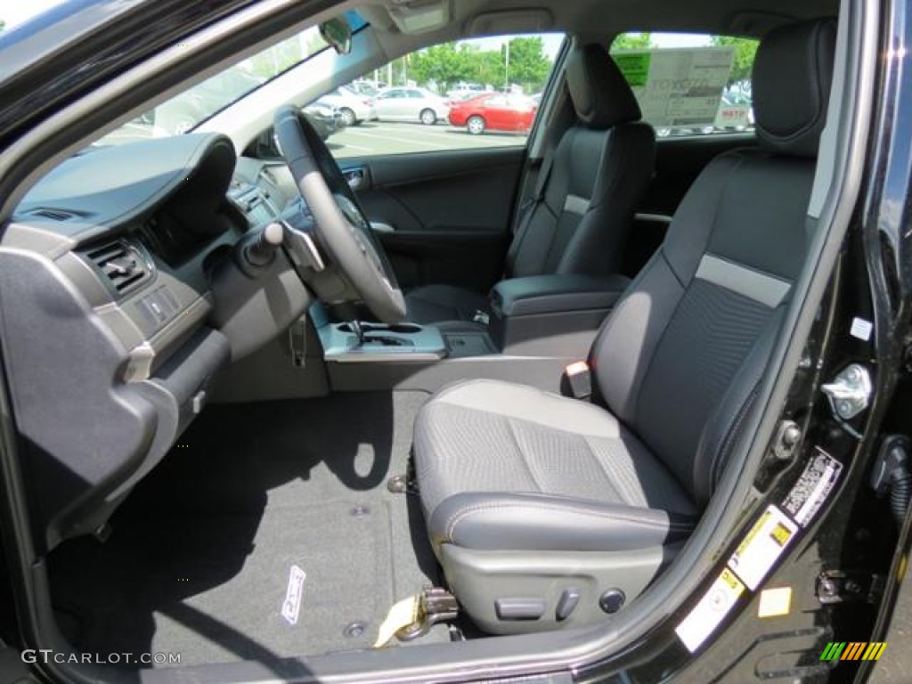 2013 Camry SE - Attitude Black Metallic / Black photo #8