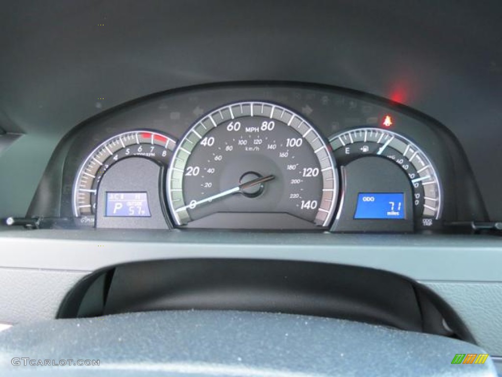 2013 Toyota Camry SE Gauges Photo #80891452