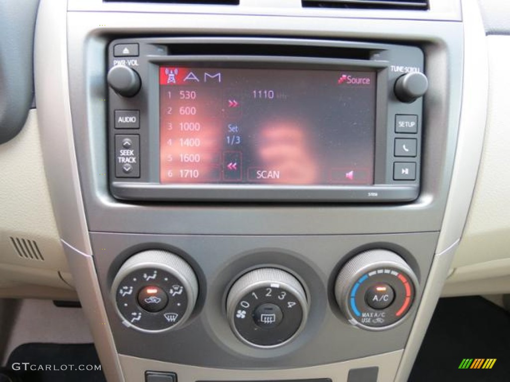 2013 Toyota Corolla LE Audio System Photo #80892631