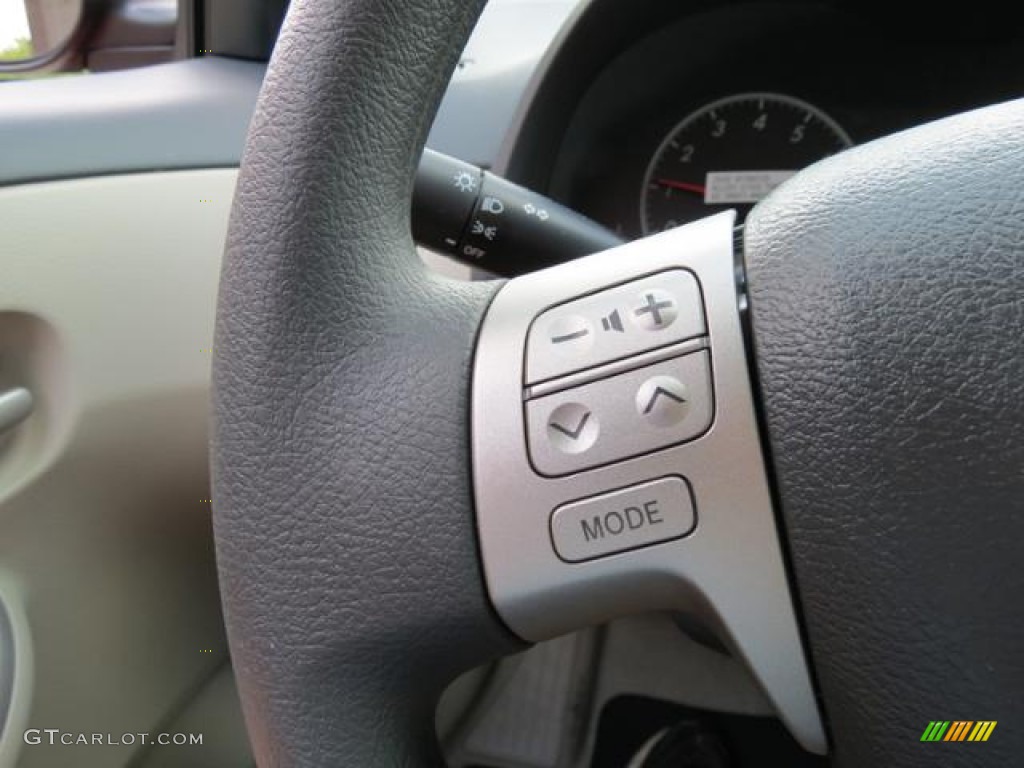 2013 Toyota Corolla LE Controls Photo #80892657