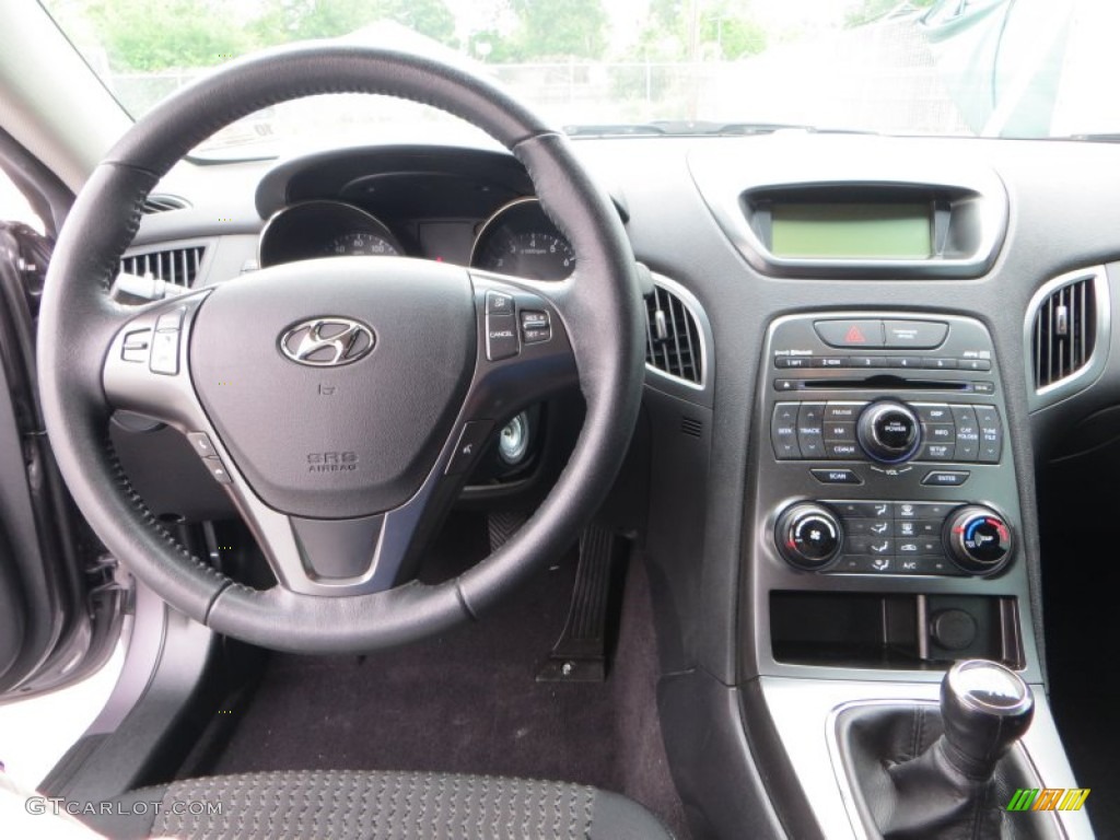 2011 Hyundai Genesis Coupe 2.0T Dashboard Photos