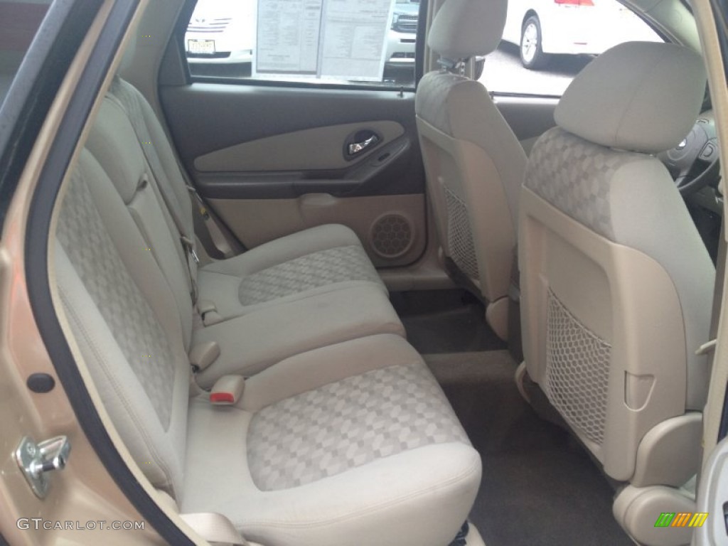 2004 Chevrolet Malibu Maxx LS Wagon Rear Seat Photos