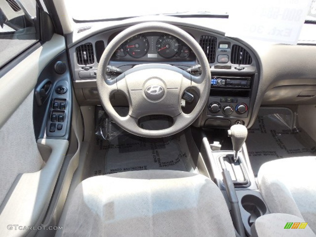 2006 Hyundai Elantra GLS Sedan Gray Dashboard Photo #80894533