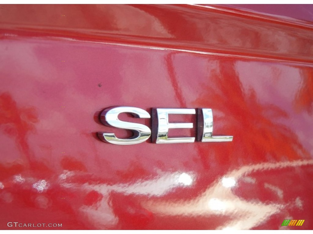 2011 Ford Fusion SEL Marks and Logos Photos