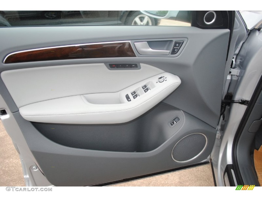 2013 Audi Q5 3.0 TFSI quattro Steel Grey Door Panel Photo #80898435