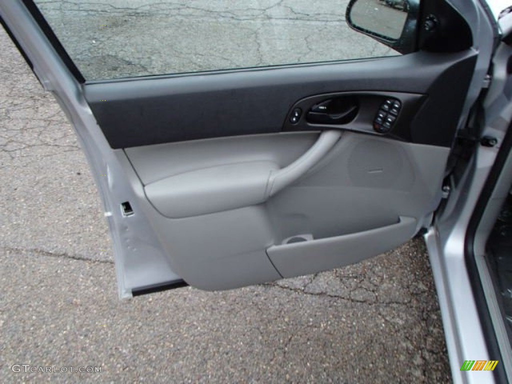 2007 Ford Focus ZX4 SE Sedan Door Panel Photos