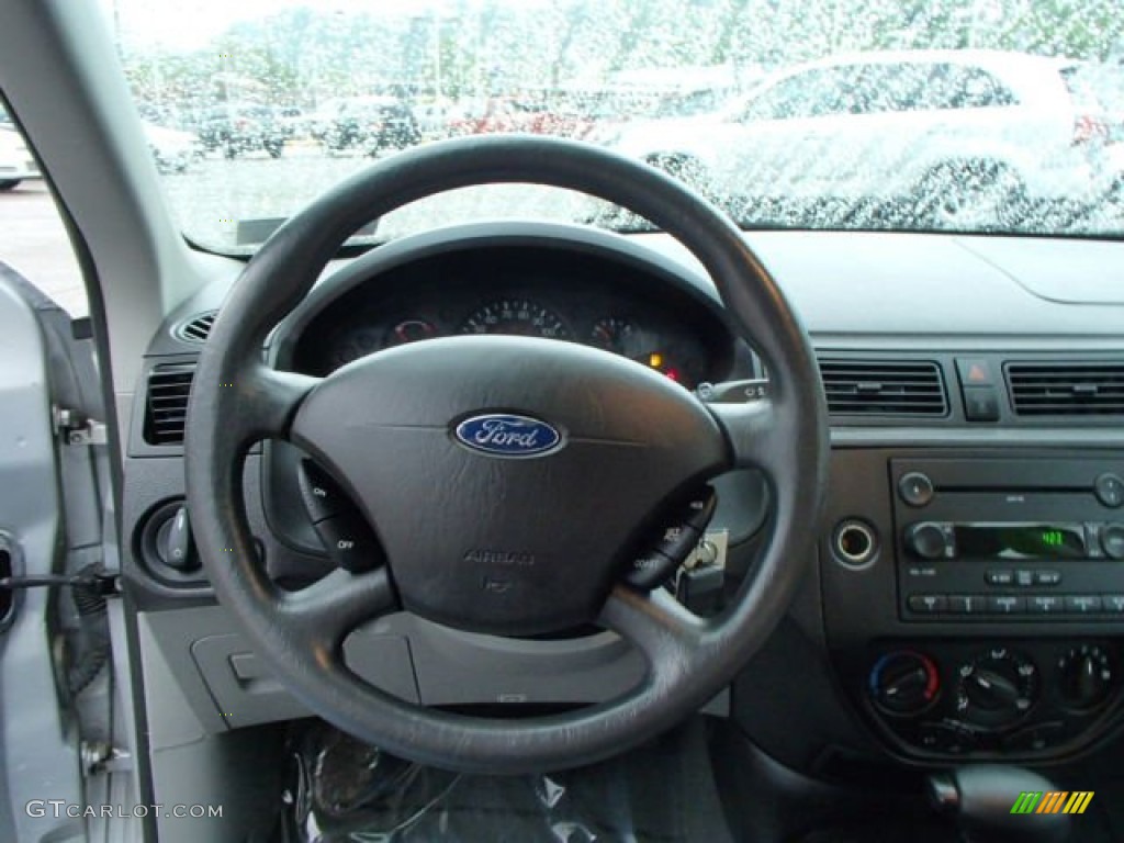 2007 Ford Focus ZX4 SE Sedan Steering Wheel Photos