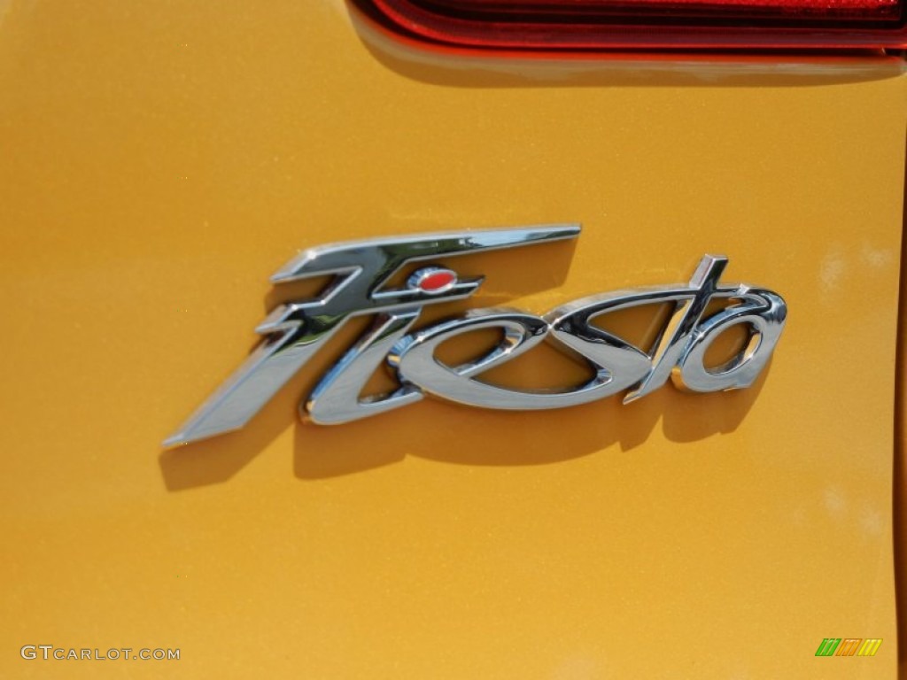 2013 Fiesta Titanium Sedan - Yellow Blaze / Cashmere Leather photo #4