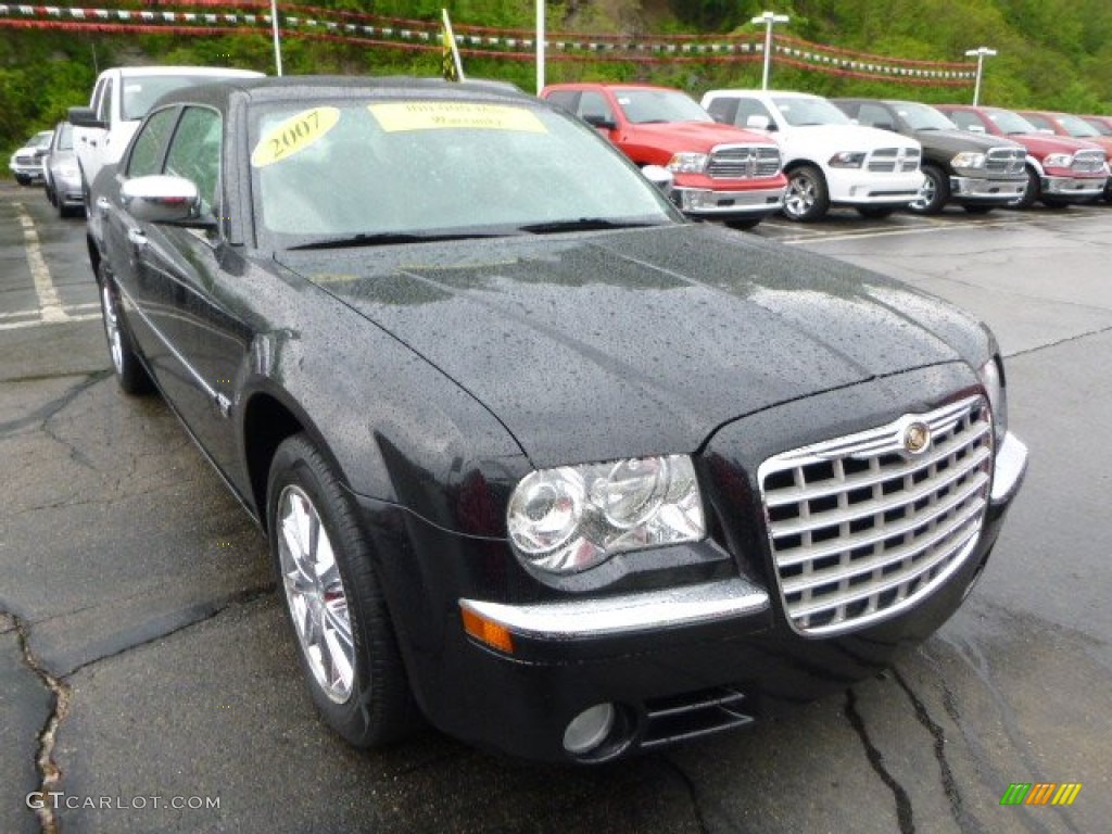 2007 Chrysler 300 C HEMI AWD Exterior Photos