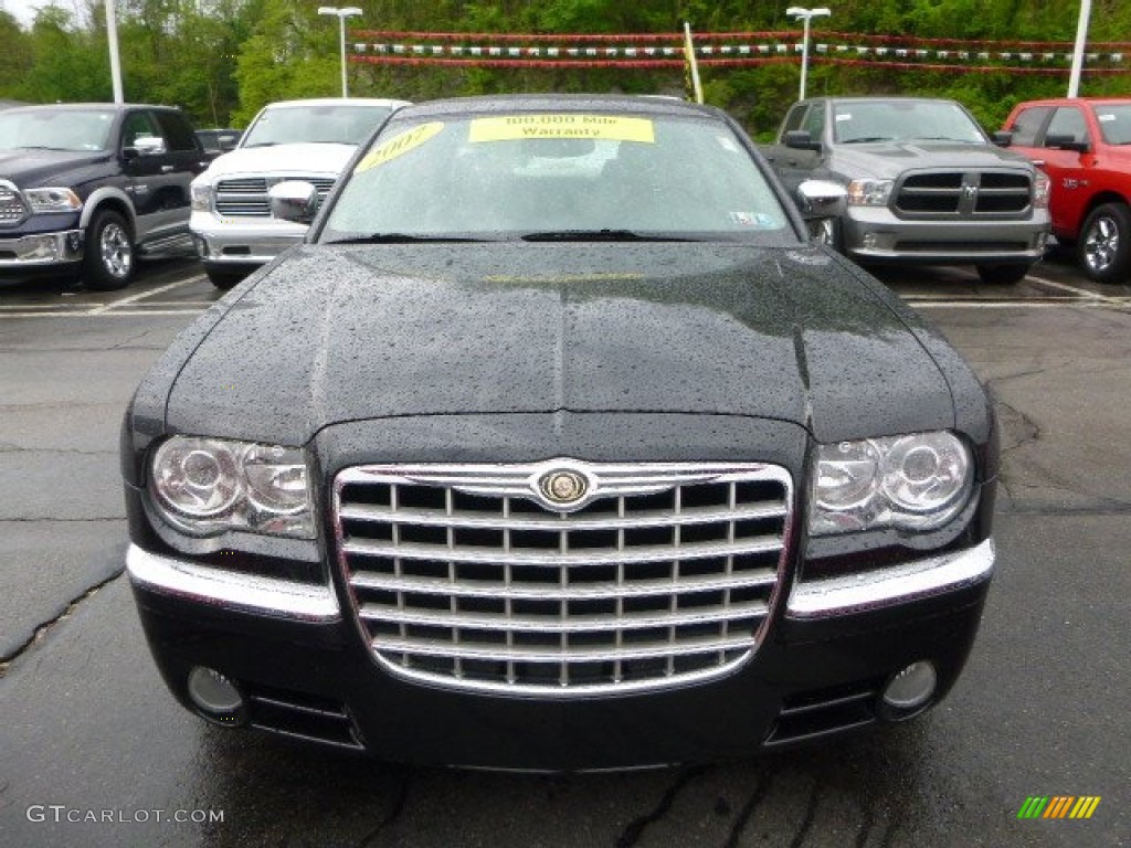 2007 300 C HEMI AWD - Brilliant Black / Dark Slate Gray/Light Graystone photo #8