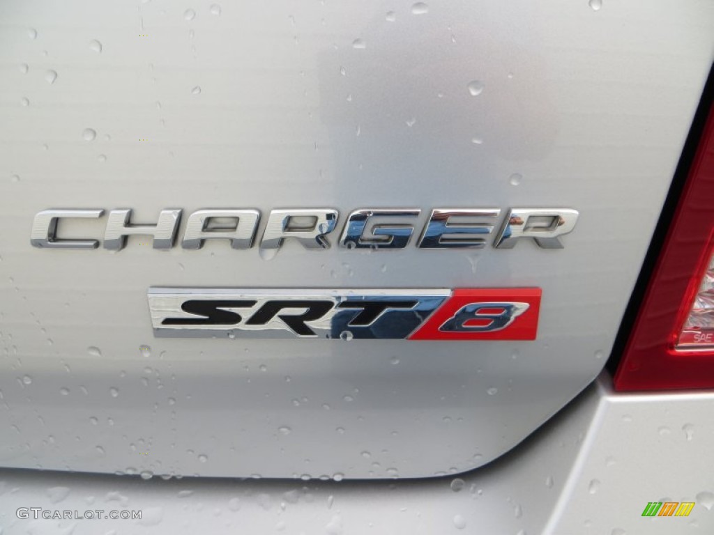 2010 Dodge Charger SRT8 Marks and Logos Photos