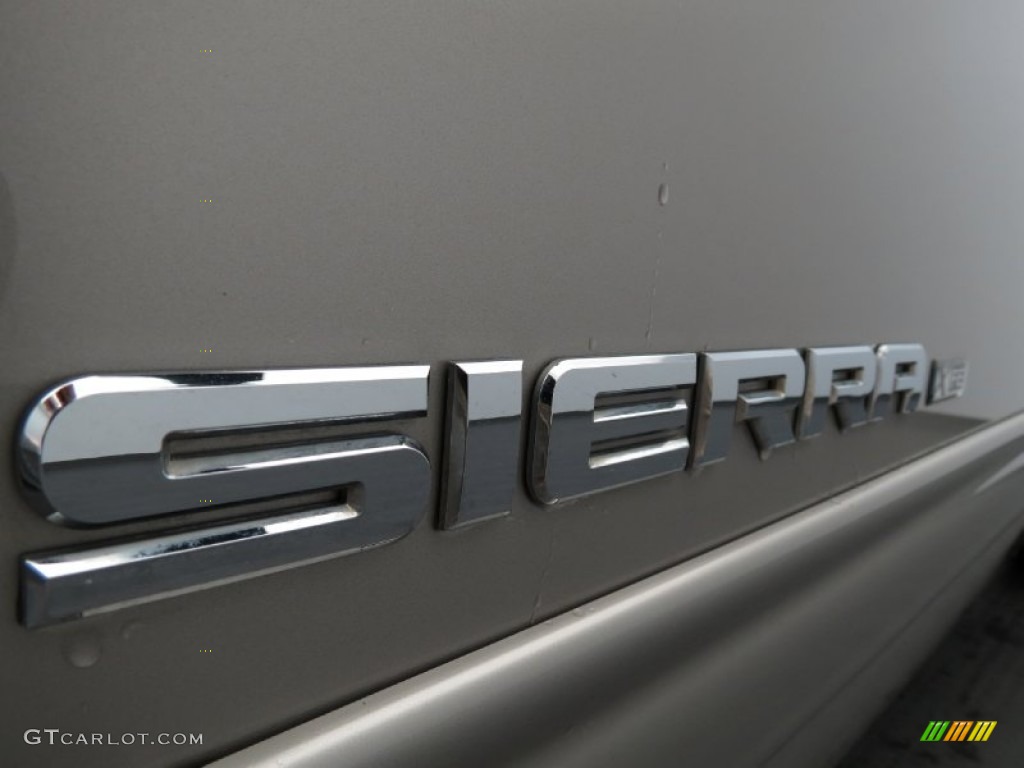 2009 GMC Sierra 1500 SLE Crew Cab Marks and Logos Photos