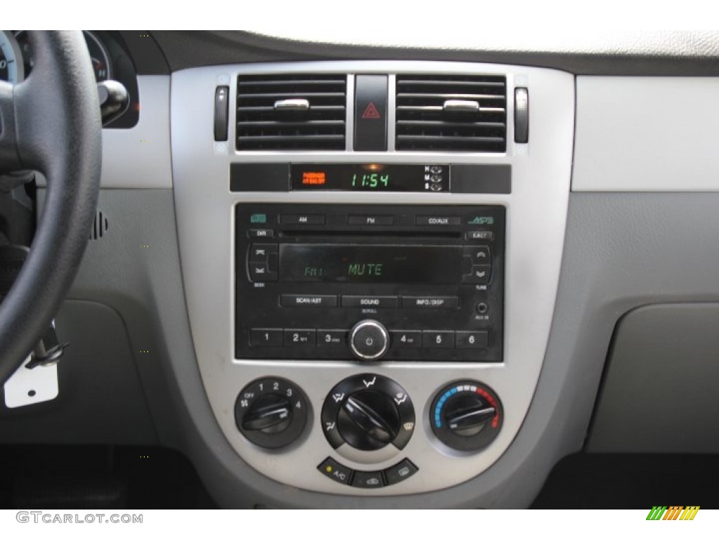 2007 Forenza Sedan - Champagne Beige Metallic / Grey photo #10