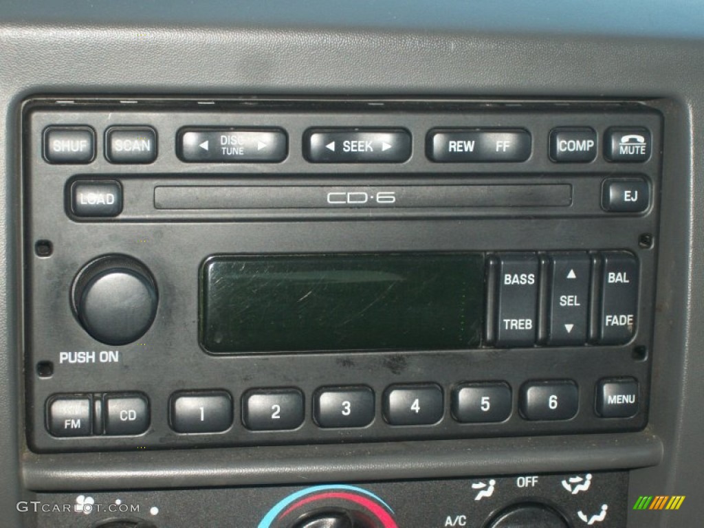 2002 Ford Excursion XLT 4x4 Audio System Photos