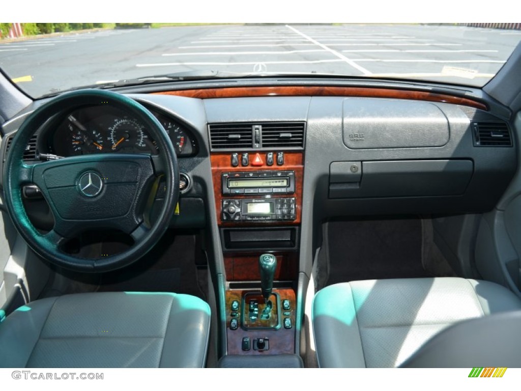 2000 Mercedes-Benz C 280 Sedan Grey Dashboard Photo #80906337
