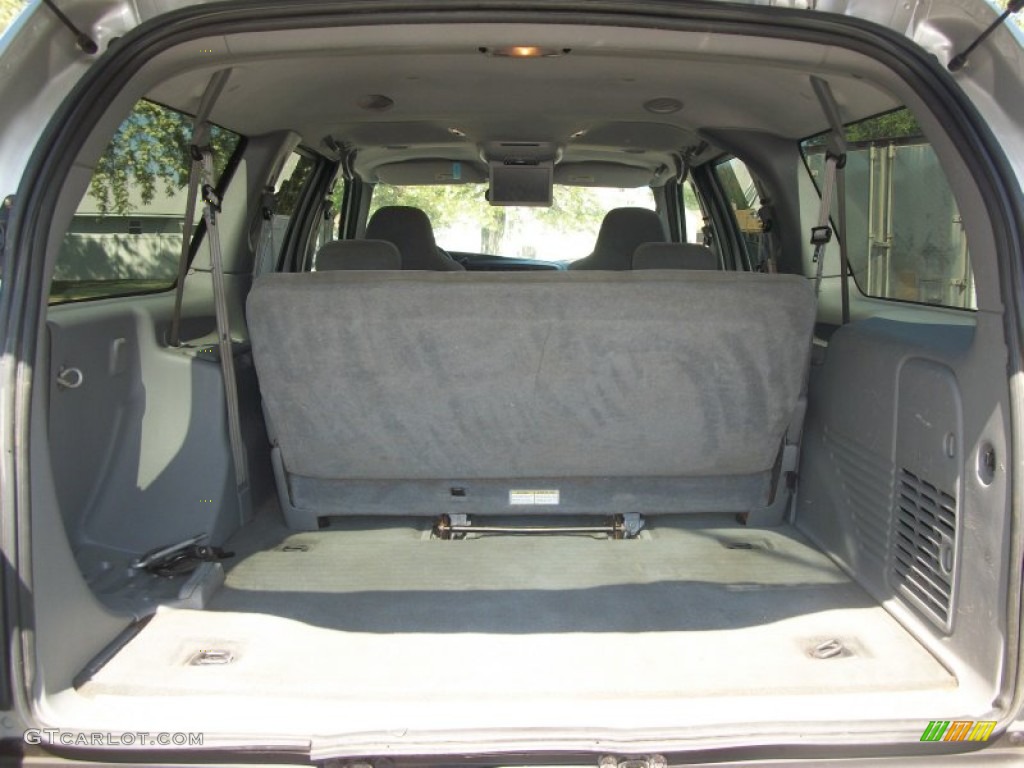 2002 Ford Excursion XLT 4x4 Trunk Photo #80906736
