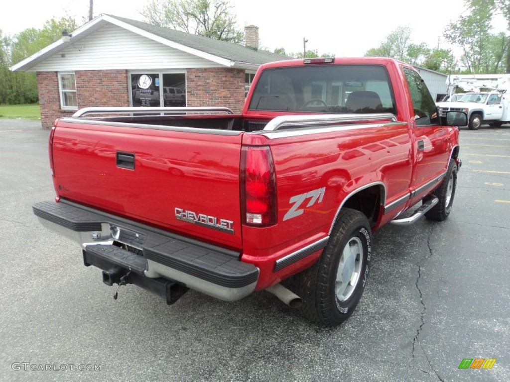 1998 C/K K1500 Regular Cab 4x4 - Victory Red / Red photo #3
