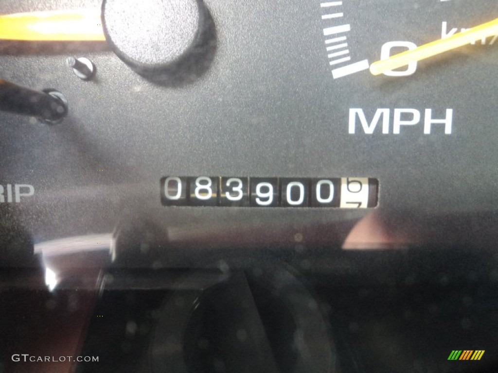 1998 C/K K1500 Regular Cab 4x4 - Victory Red / Red photo #10