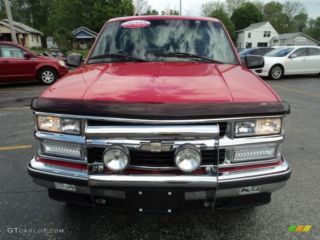 1998 C/K K1500 Regular Cab 4x4 - Victory Red / Red photo #18