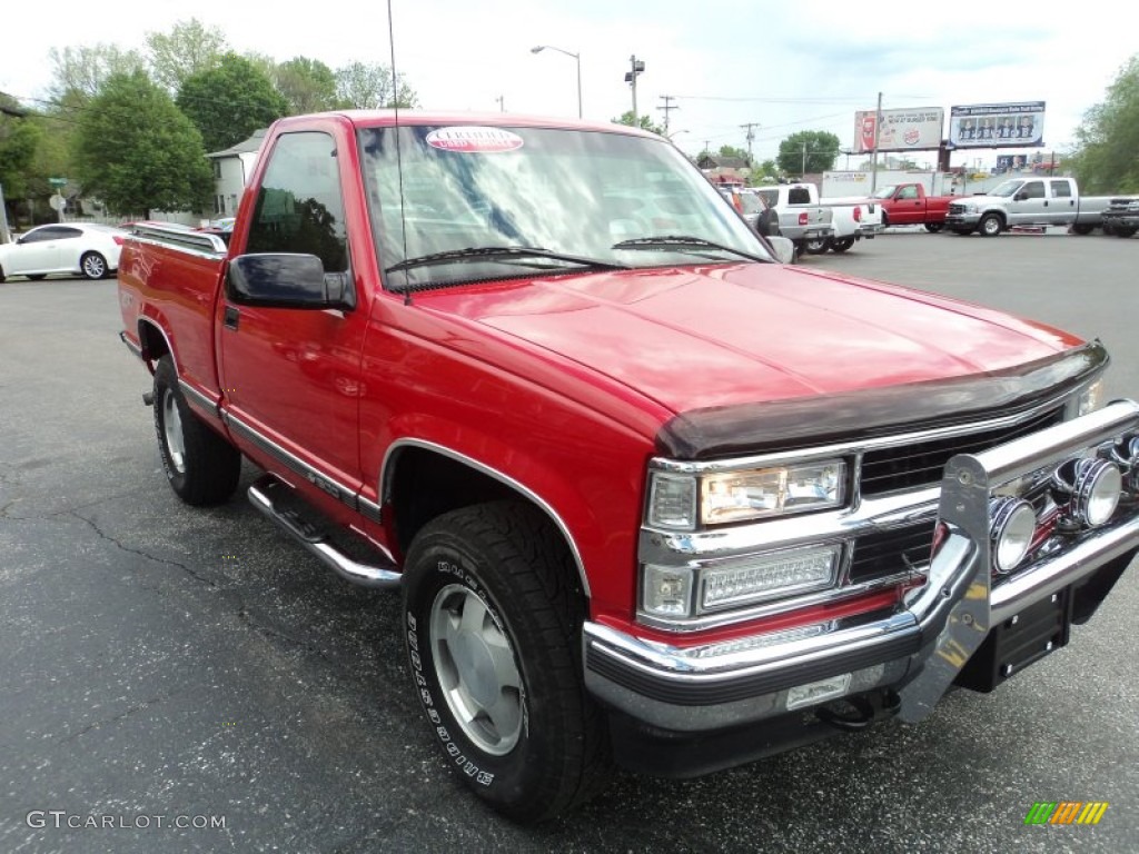 1998 C/K K1500 Regular Cab 4x4 - Victory Red / Red photo #19