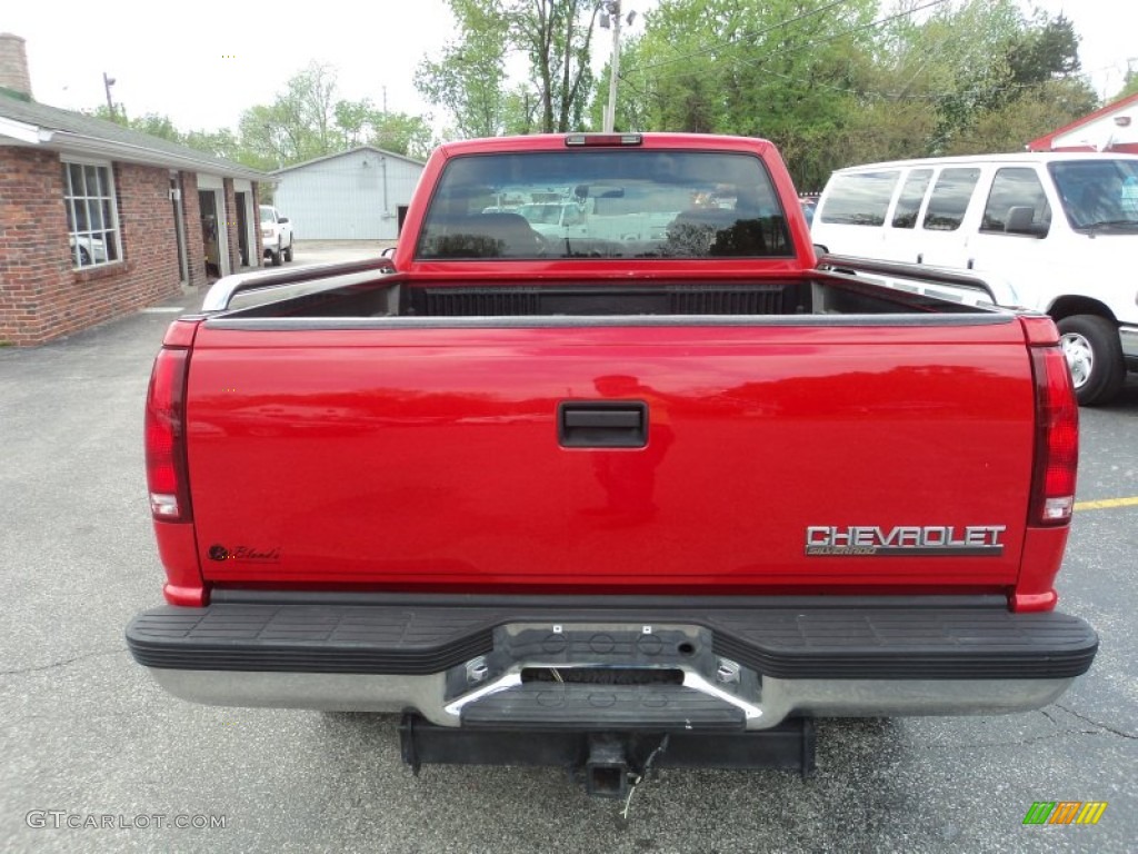 1998 C/K K1500 Regular Cab 4x4 - Victory Red / Red photo #21
