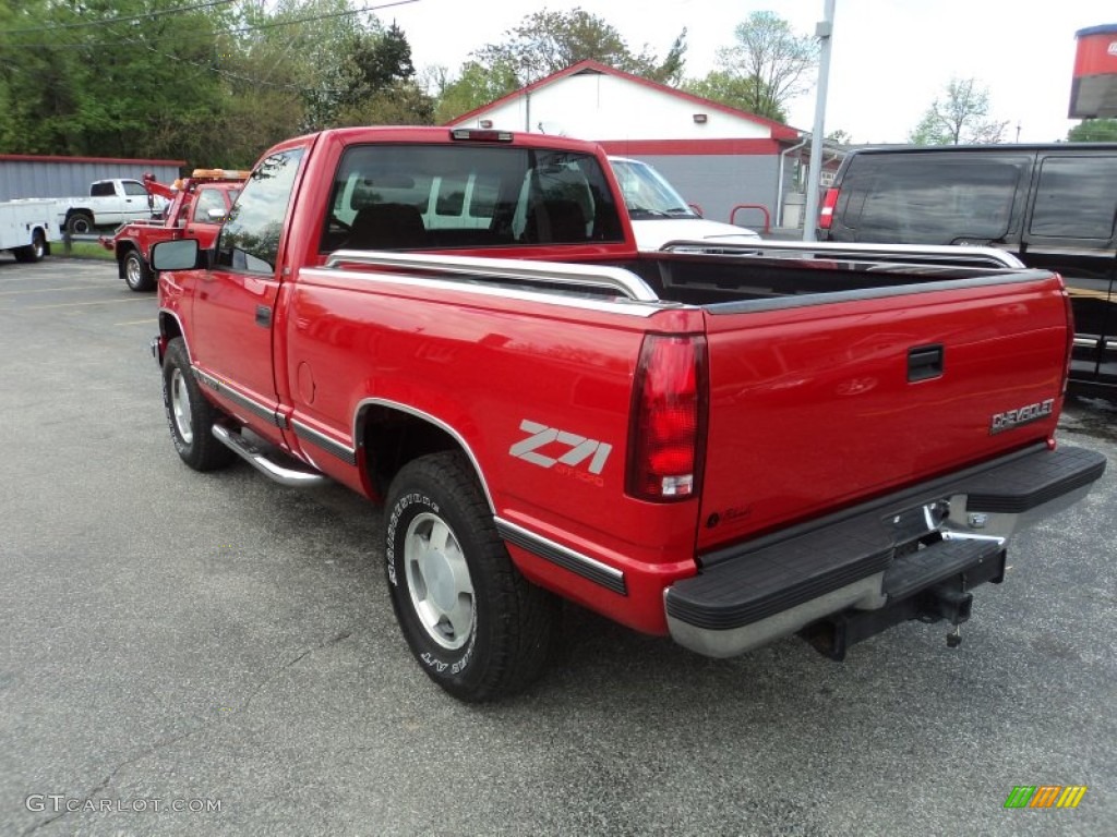 1998 C/K K1500 Regular Cab 4x4 - Victory Red / Red photo #22