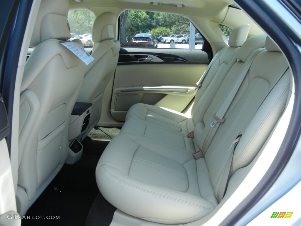 2013 Lincoln MKZ 3.7L V6 FWD Rear Seat Photo #80908208
