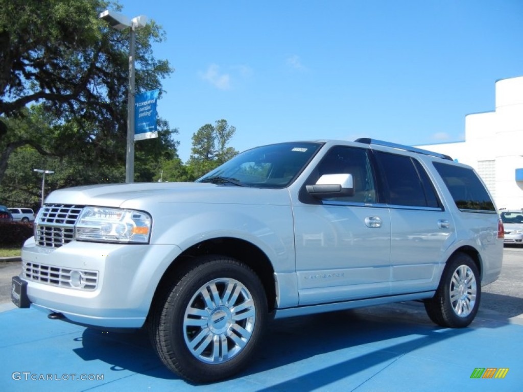 2013 Navigator Monochrome Limited Edition 4x2 - Ingot Silver Metallic / Limited Canyon w/Black Piping photo #1