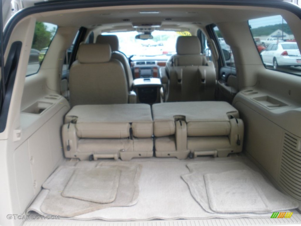 2007 Chevrolet Suburban 1500 LTZ Trunk Photos
