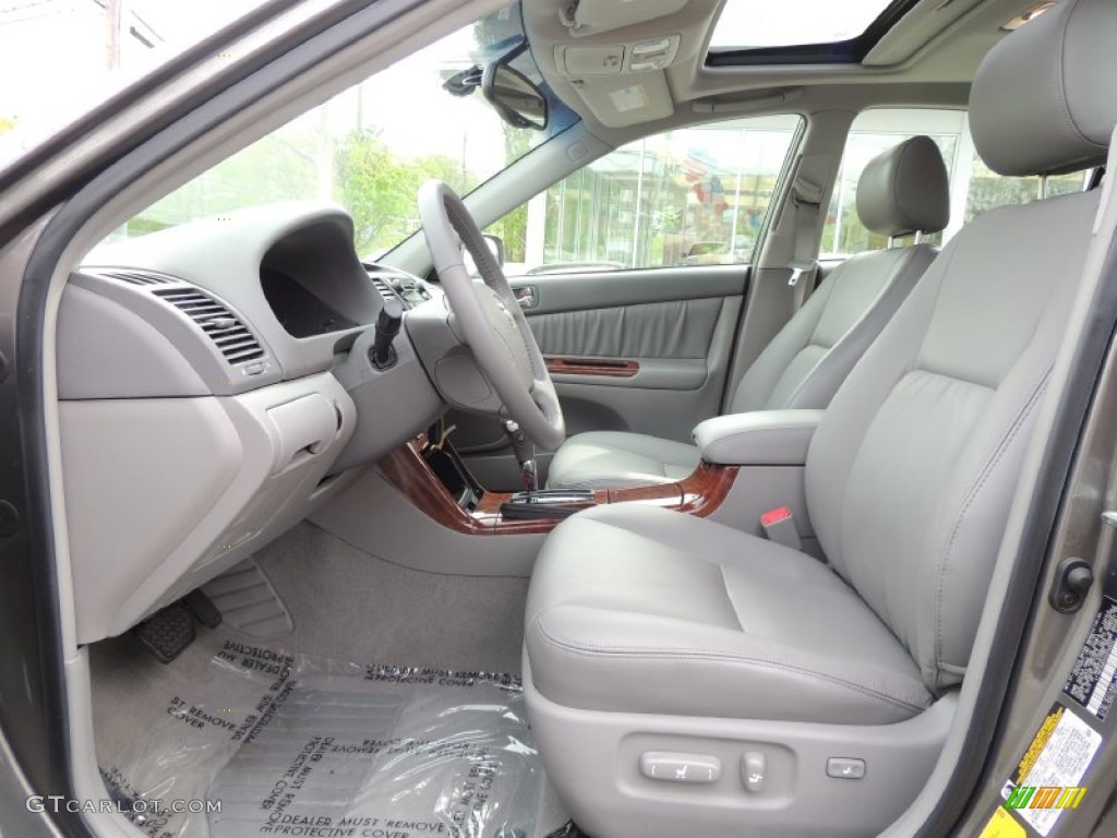 Taupe Interior 2005 Toyota Camry XLE Photo #80910992