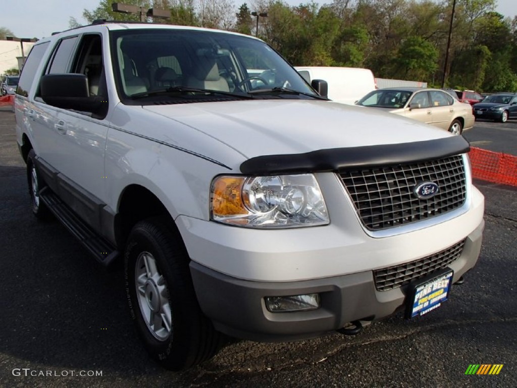 2003 Expedition XLT 4x4 - Oxford White / Flint Grey photo #3