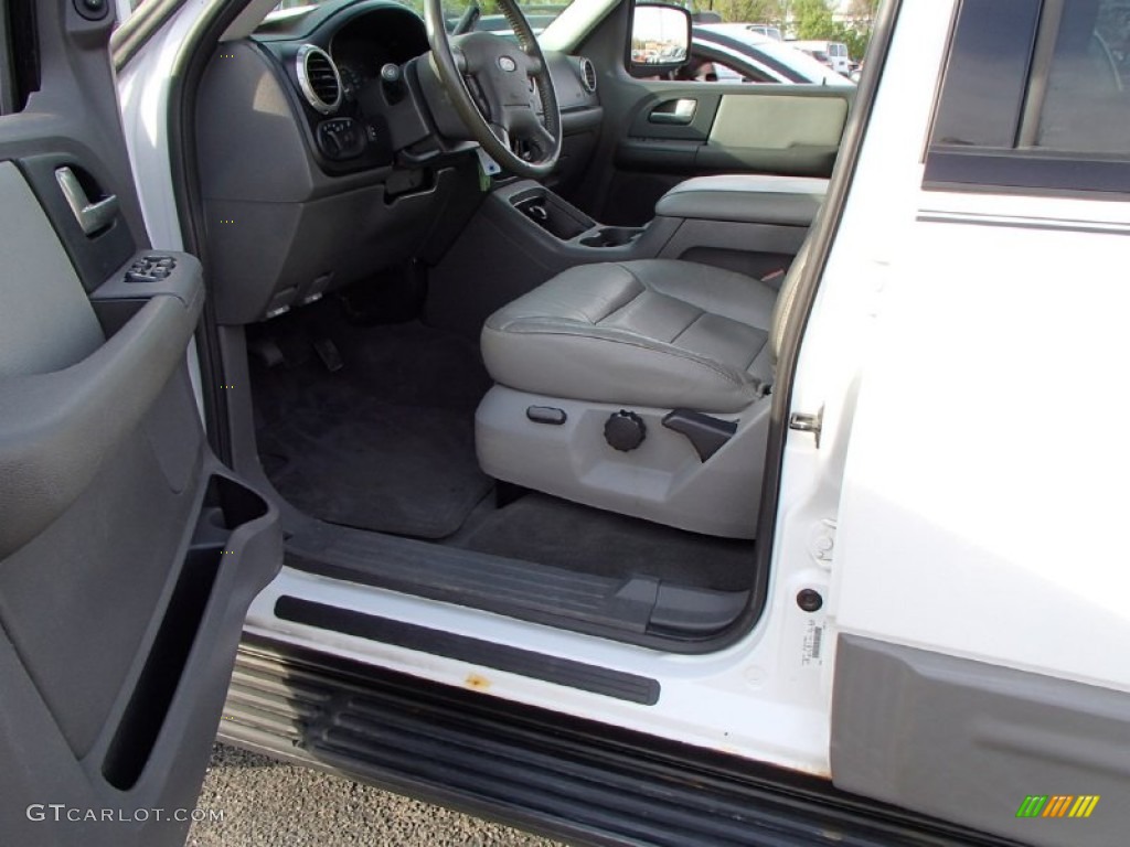 2003 Expedition XLT 4x4 - Oxford White / Flint Grey photo #10