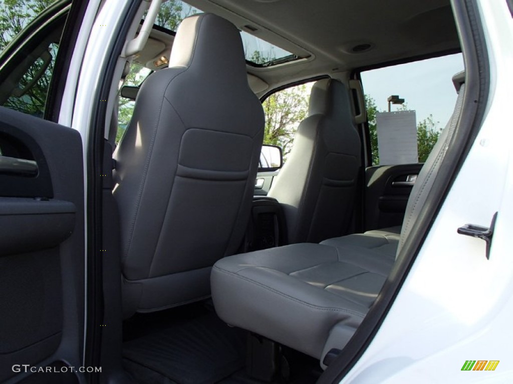 2003 Expedition XLT 4x4 - Oxford White / Flint Grey photo #12
