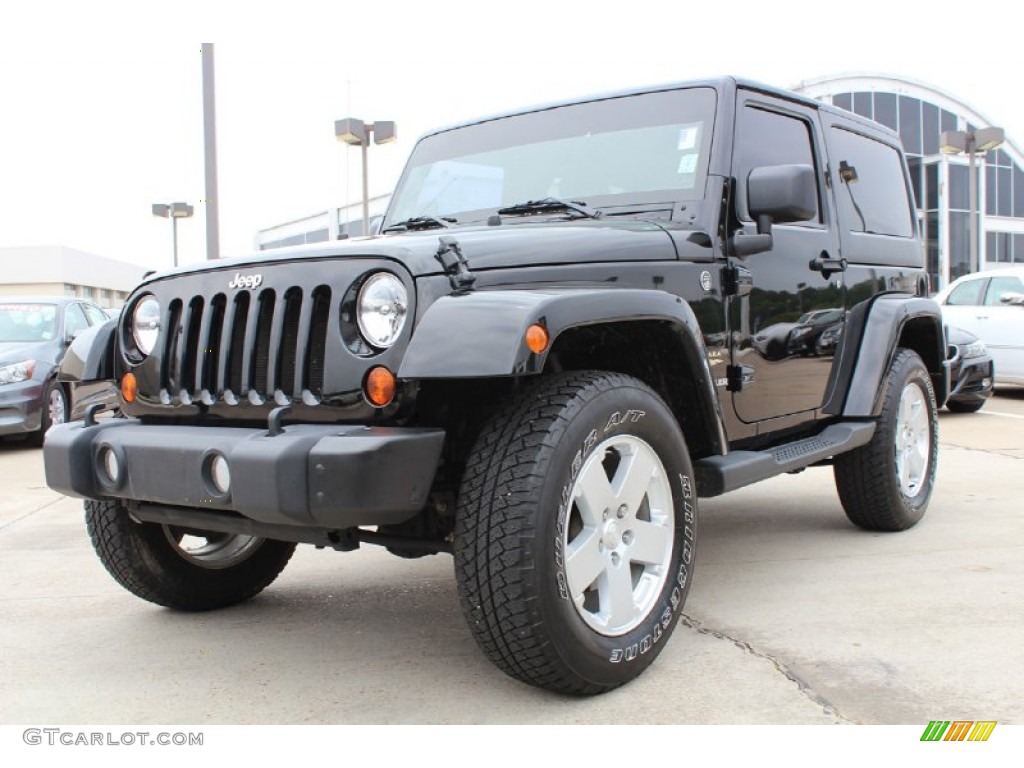 2011 Wrangler Sahara 4x4 - Black / Black/Dark Saddle photo #2