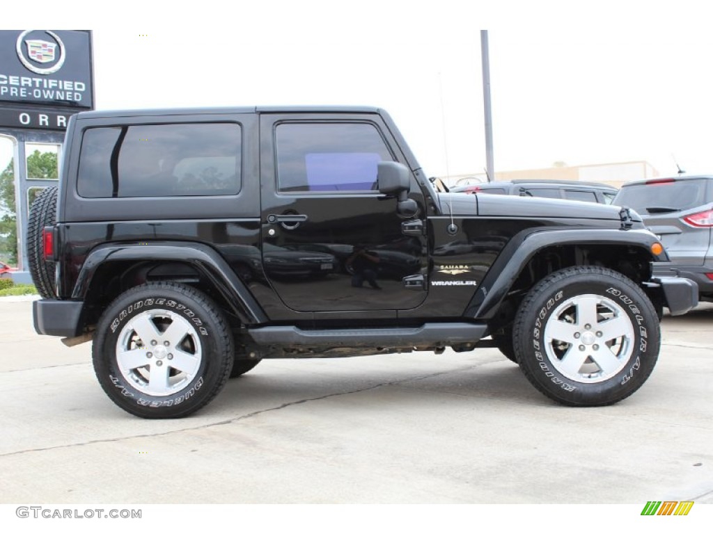 2011 Wrangler Sahara 4x4 - Black / Black/Dark Saddle photo #6