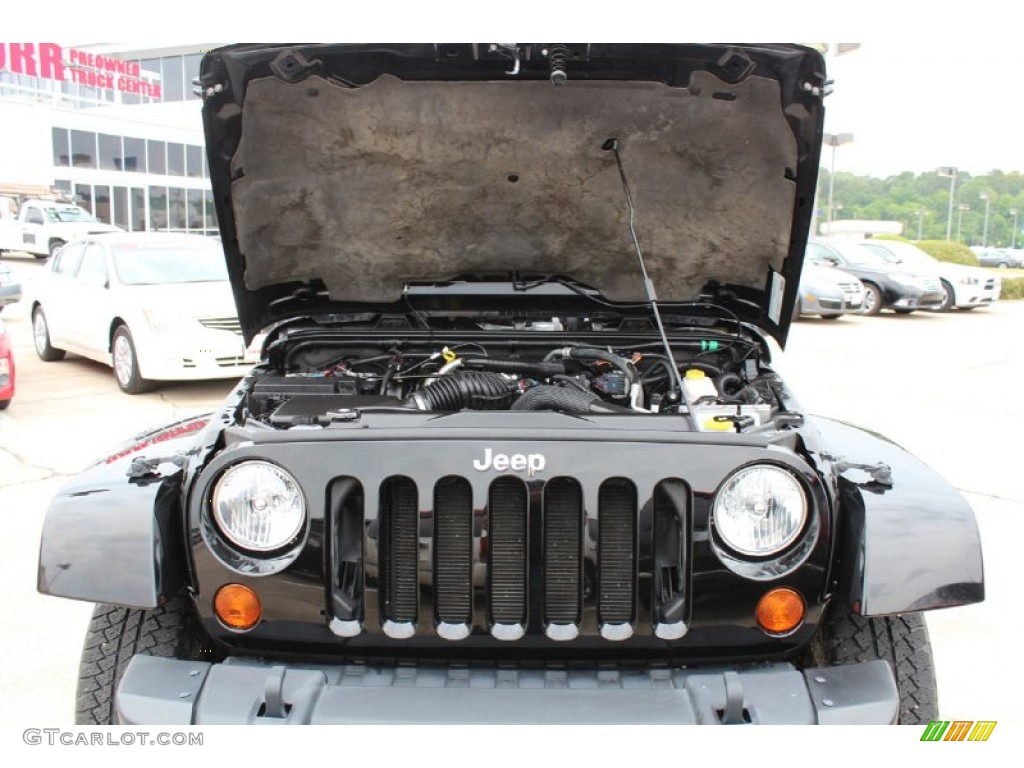 2011 Wrangler Sahara 4x4 - Black / Black/Dark Saddle photo #11