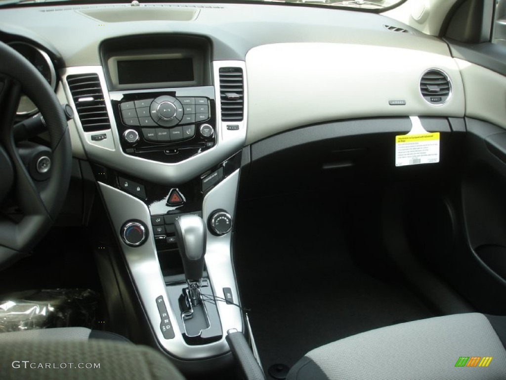 2013 Cruze LS - Summit White / Jet Black/Medium Titanium photo #4
