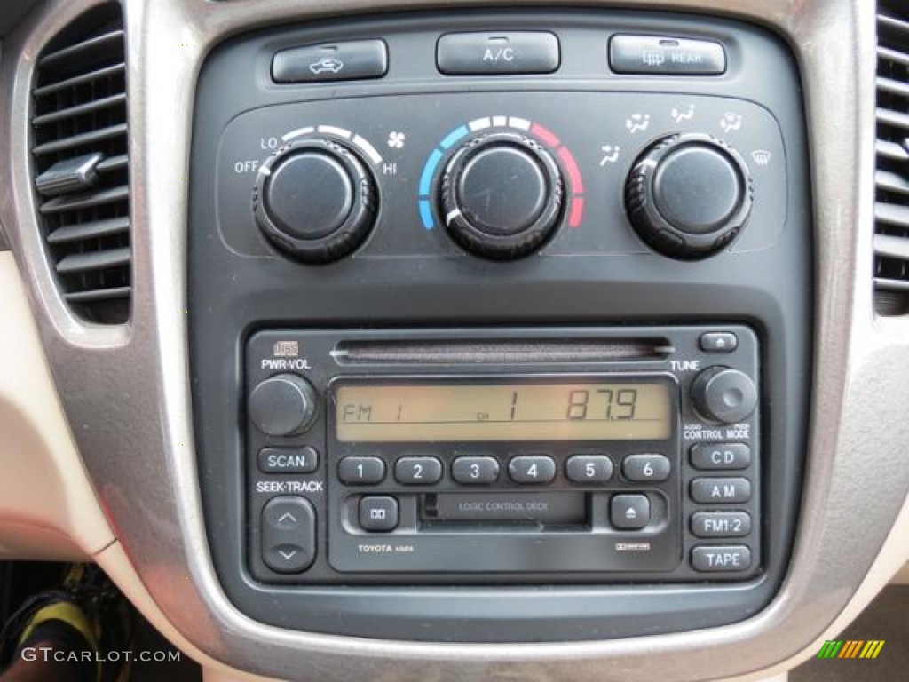 2003 Toyota Highlander I4 Audio System Photos