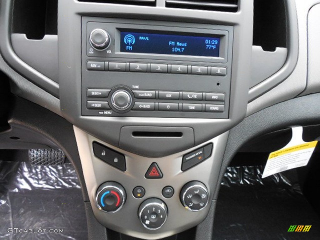 2013 Chevrolet Sonic LS Sedan Controls Photos