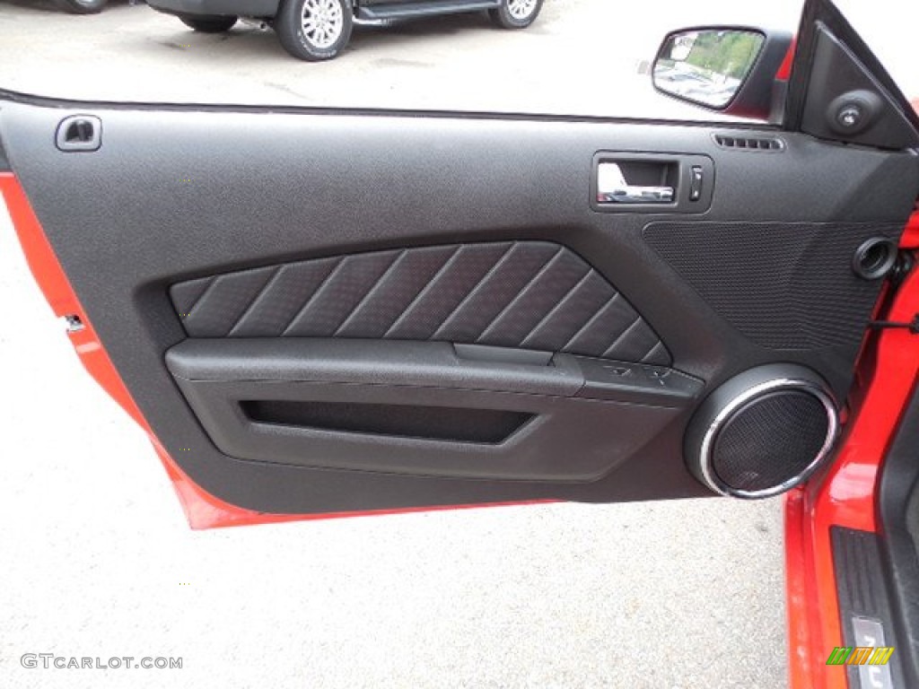 2013 Ford Mustang V6 Premium Convertible Charcoal Black Door Panel Photo #80919879