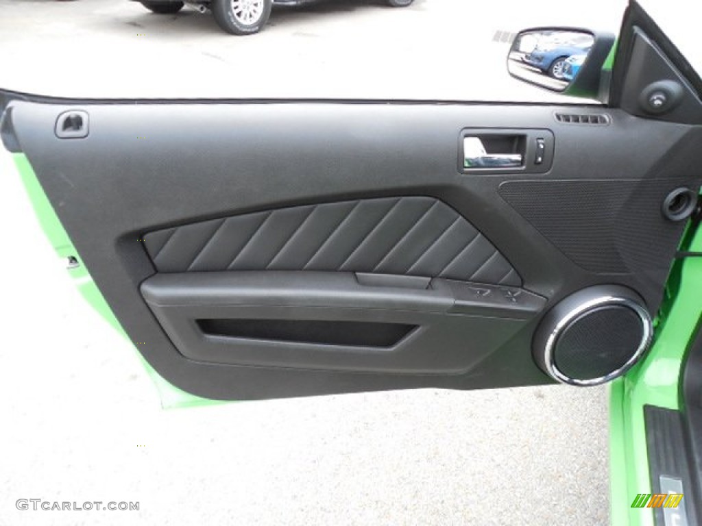 2013 Ford Mustang V6 Premium Convertible Charcoal Black Door Panel Photo #80921202