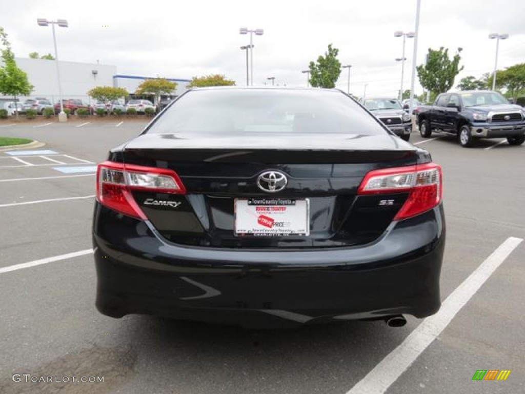 2013 Camry SE - Cosmic Gray Metallic / Black photo #18