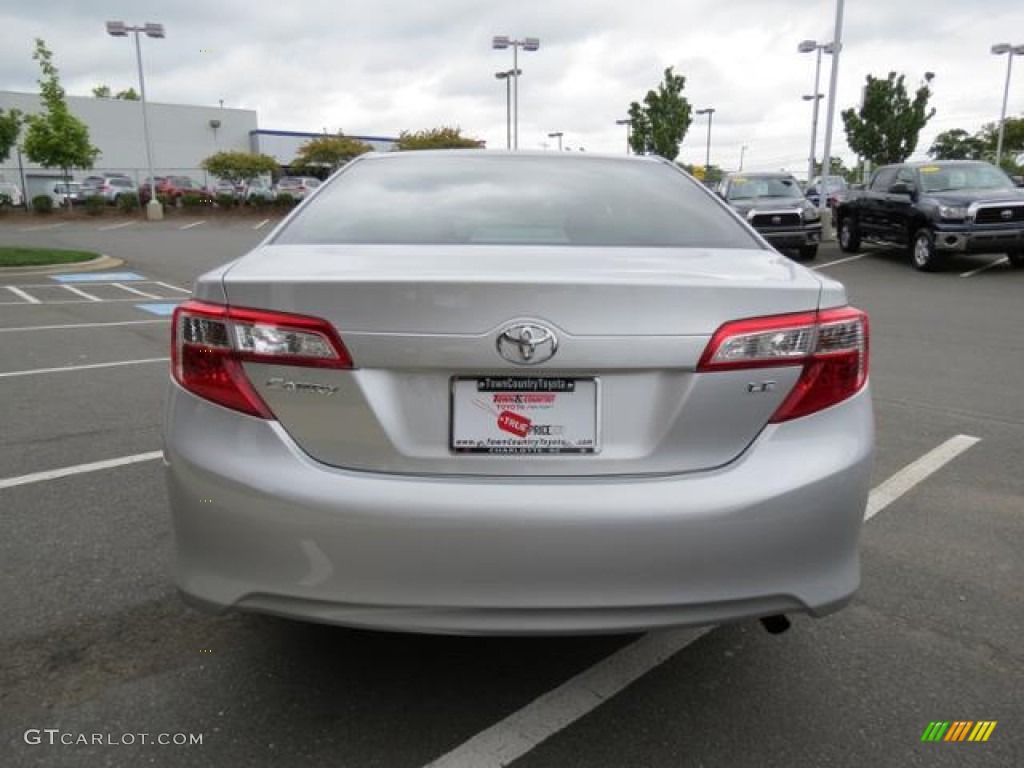 2013 Camry LE - Classic Silver Metallic / Ash photo #18