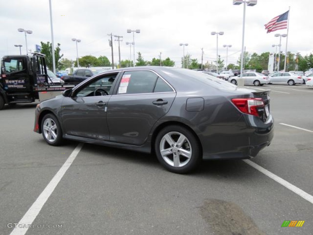 2013 Camry SE - Magnetic Gray Metallic / Black photo #19
