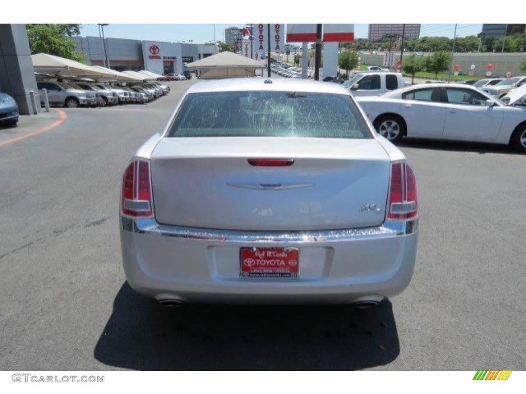 2012 300 C - Bright Silver Metallic / Black photo #6