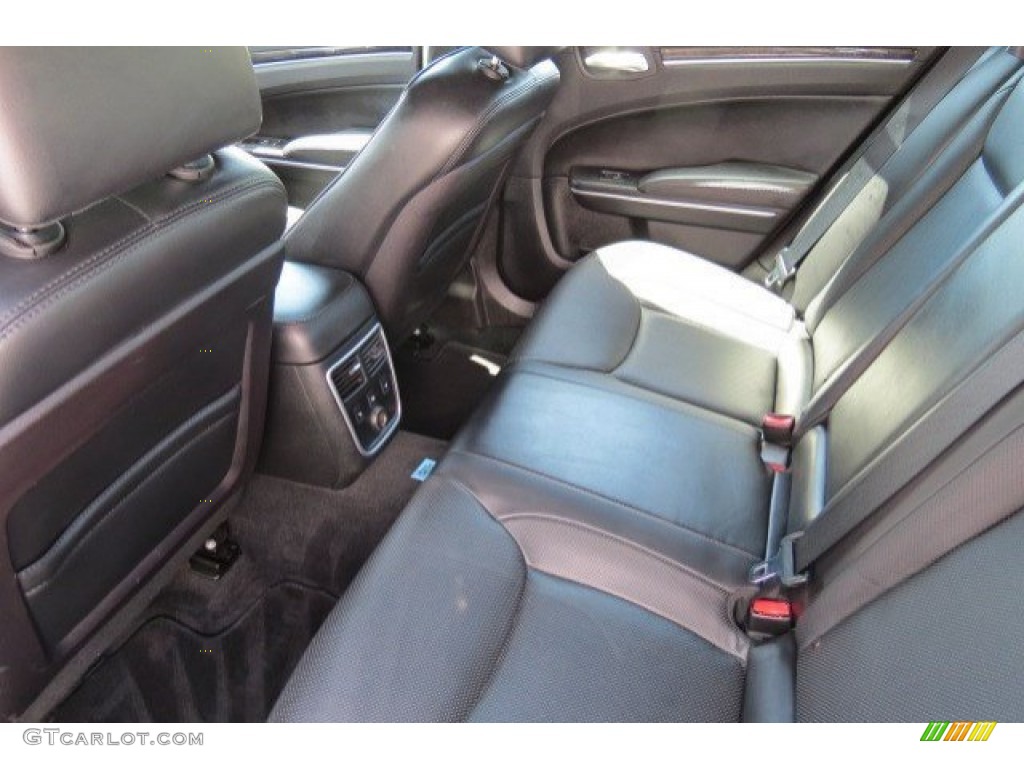 2012 300 C - Bright Silver Metallic / Black photo #12