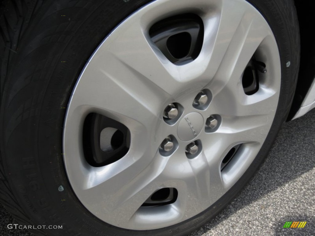 2013 Dodge Dart SE Wheel Photos